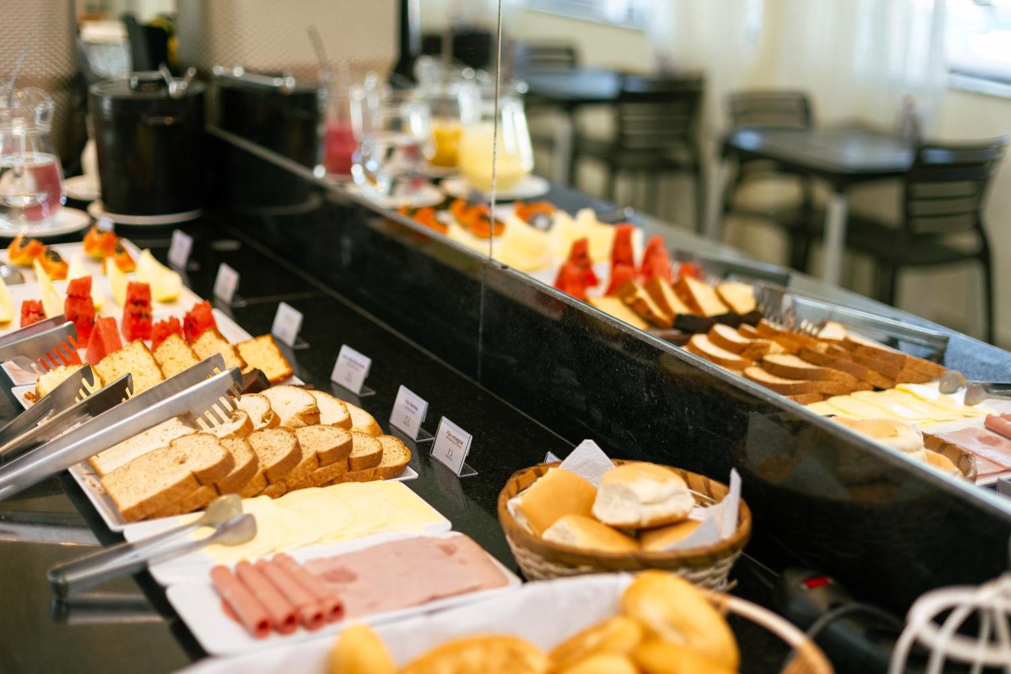 Hotel Equinocios Essential Barcarena Ngoại thất bức ảnh